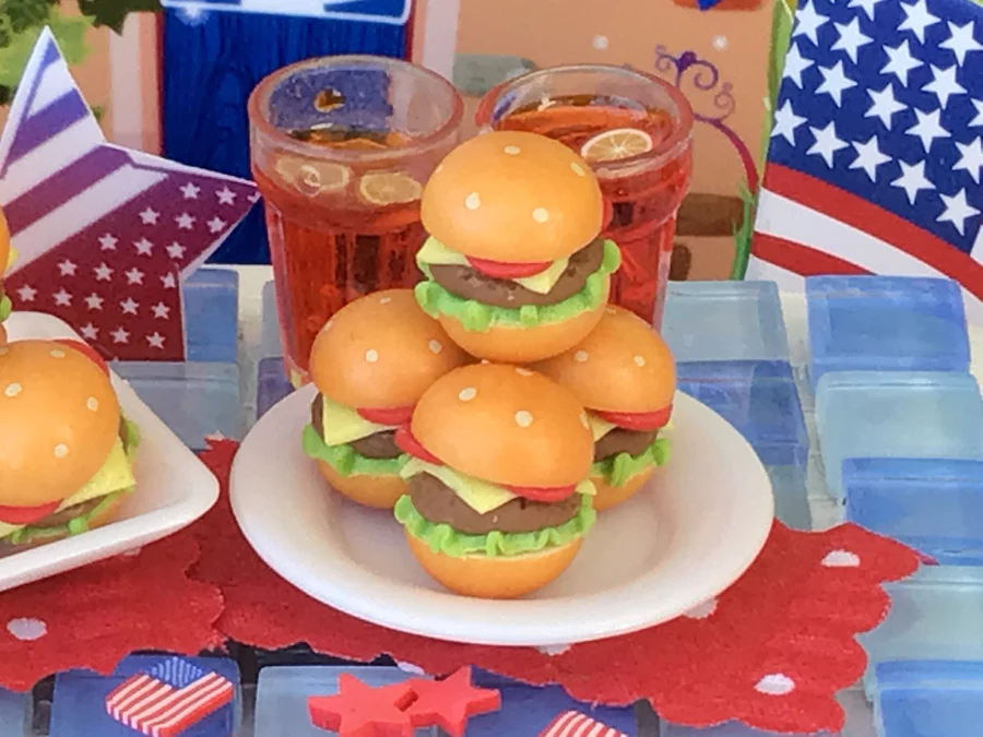 yummy deluxe hamburger