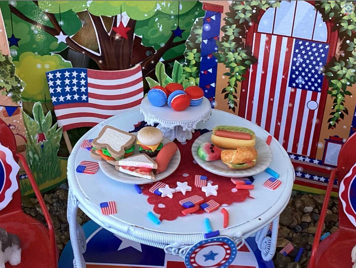 fourth of july~ ready for a miniature picnic or barbeque~ we have the goodies